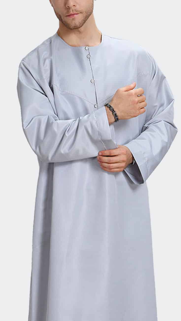 Qamis pour homme gris vendu dans une boutique de vente en ligne de qamis